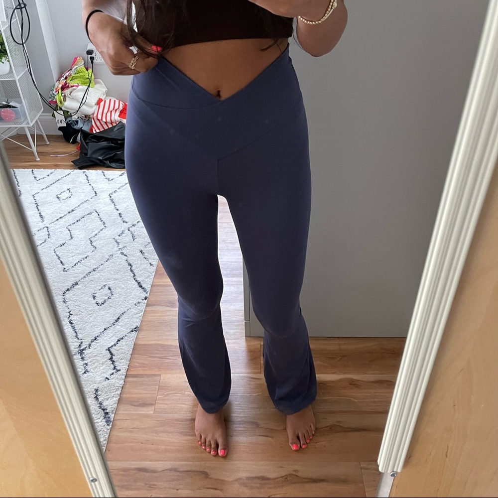 Aerie crossover flare leggings